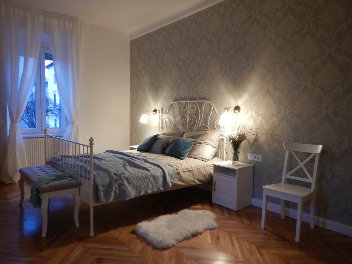 Poet'S Residence Lubiana Esterno foto